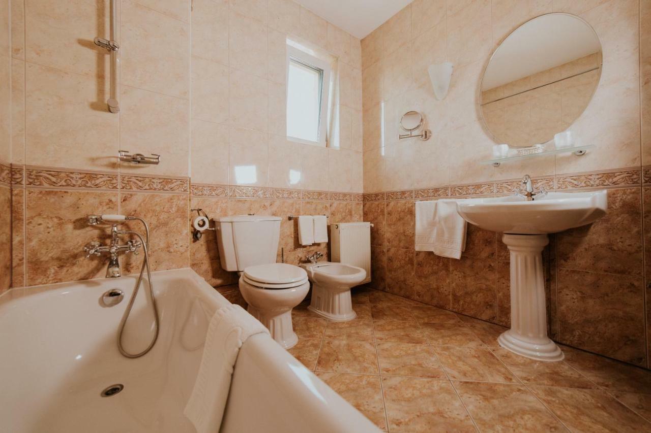Hotel La Residenza Timişoara Buitenkant foto