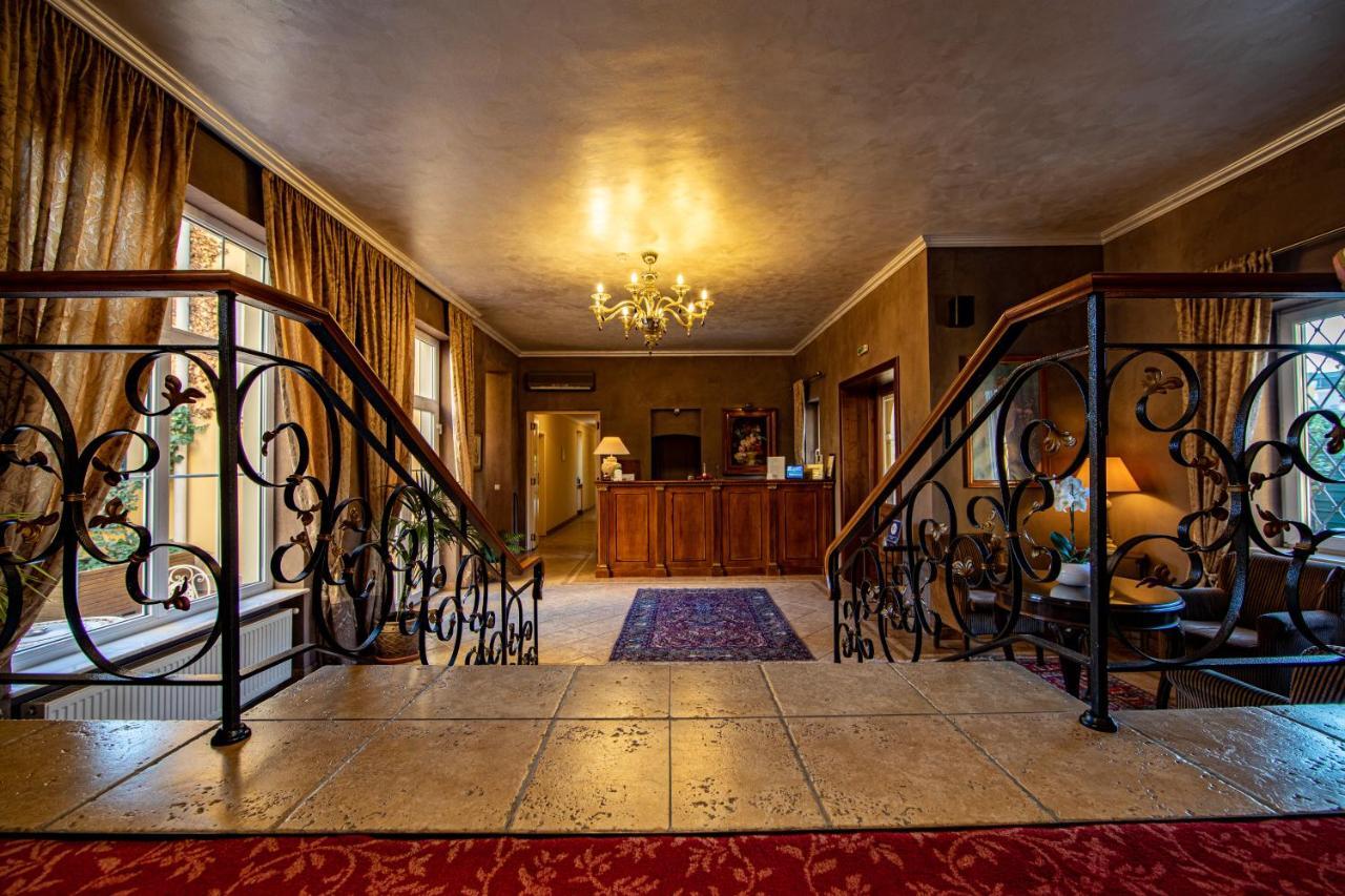 Hotel La Residenza Timişoara Buitenkant foto
