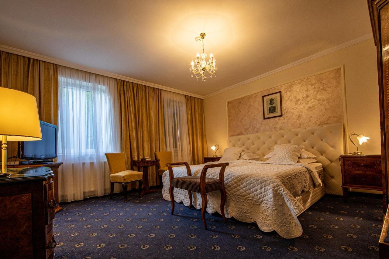 Hotel La Residenza Timişoara Buitenkant foto