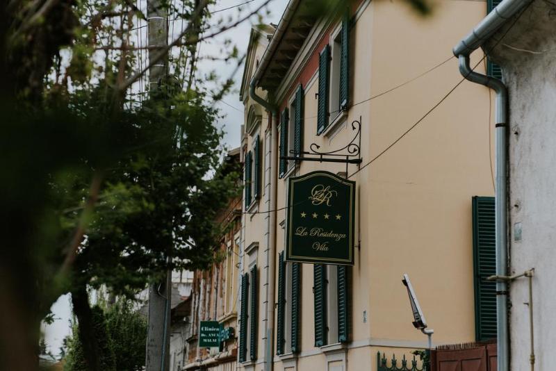 Hotel La Residenza Timişoara Buitenkant foto